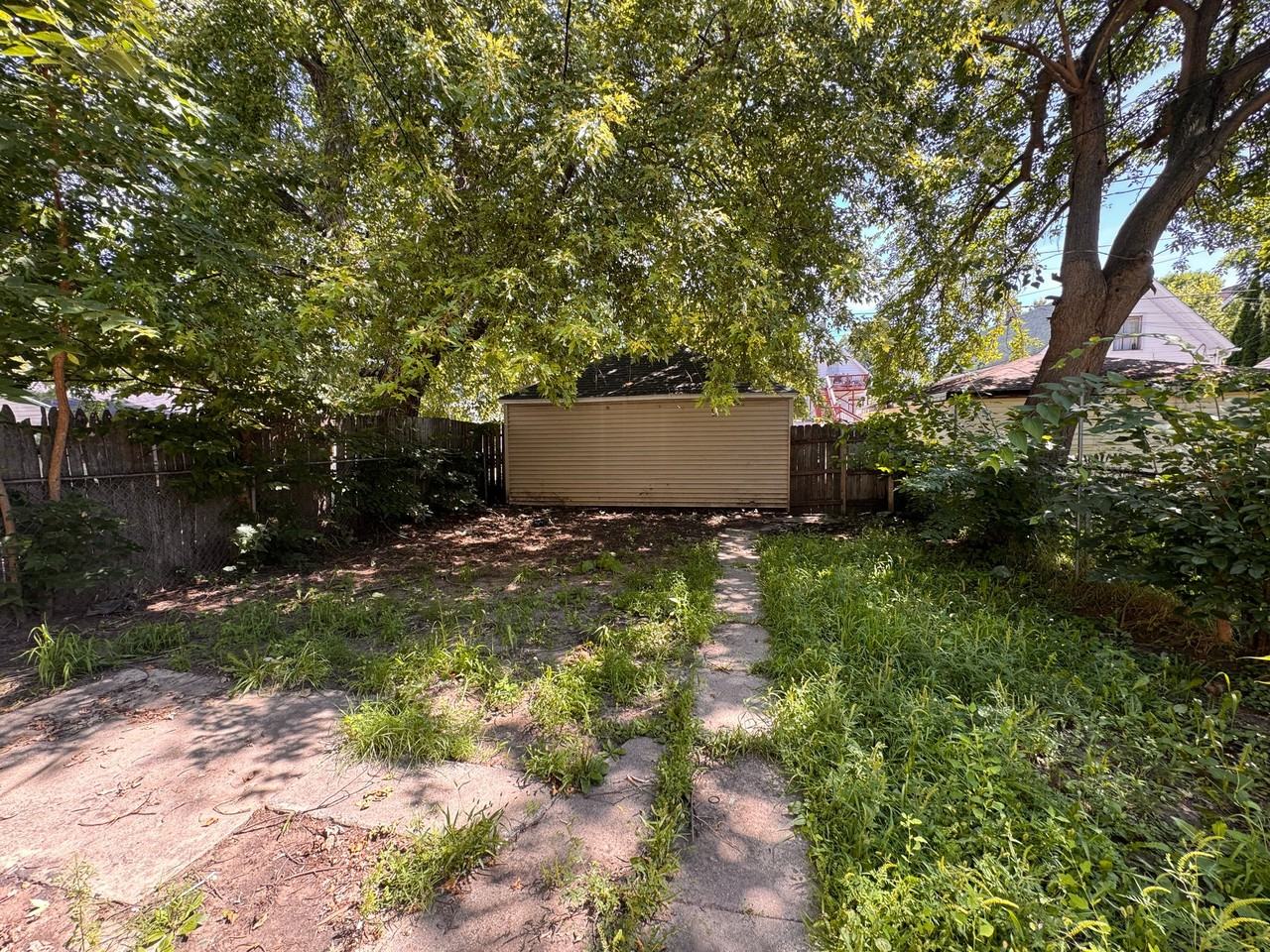 1118 S 18th St - Photo 4 of 20
