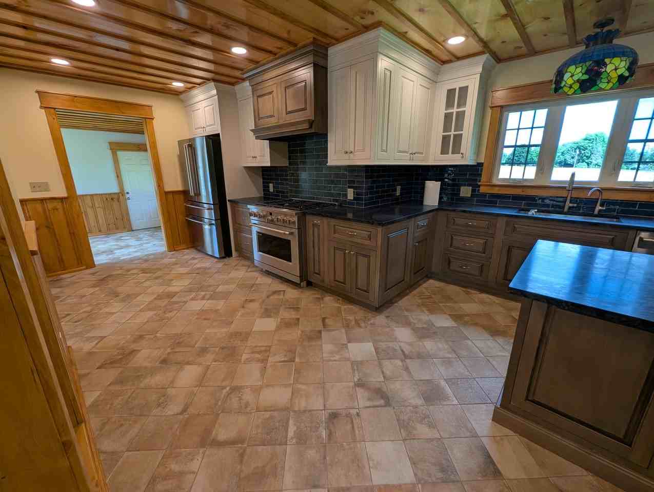 211 Pine Hill Rd - Photo 4 of 19