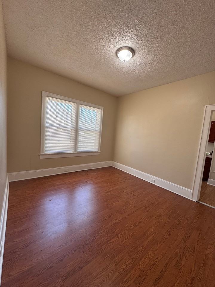 3212 E 5th Ave #2 - Photo 5 of 8