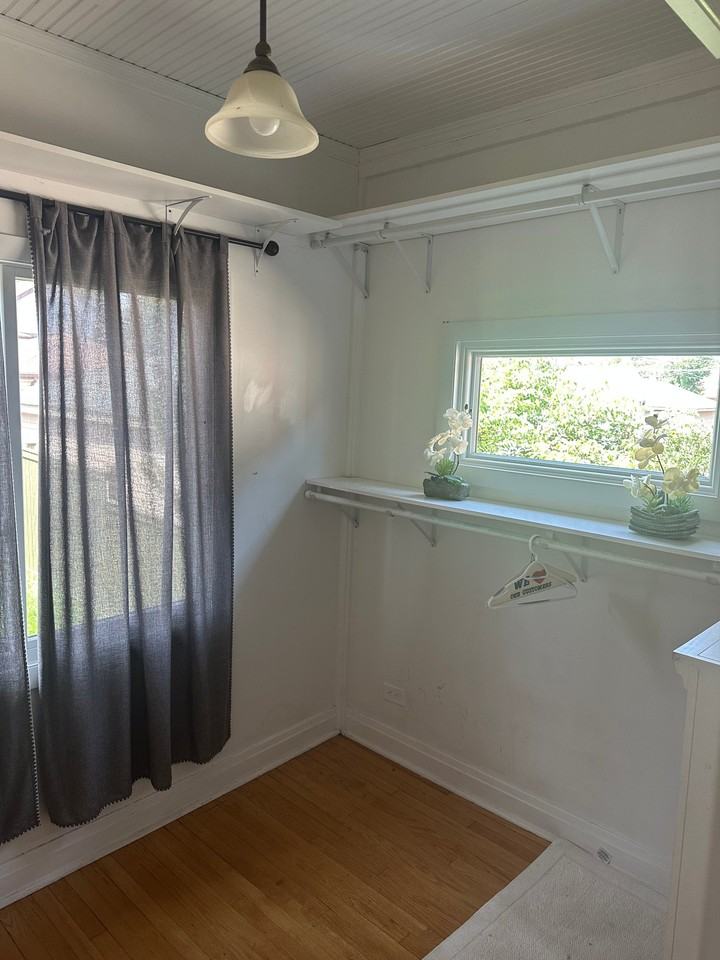 9856 S Seeley Ave - Photo 5 of 9