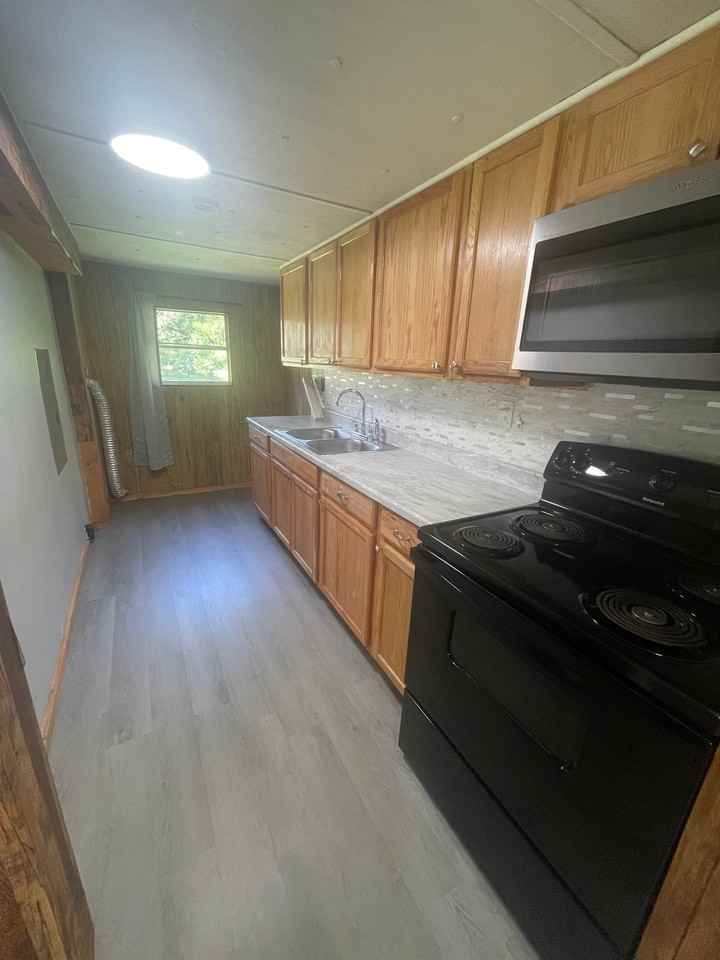114 Thomas Dr - Photo 5 of 8