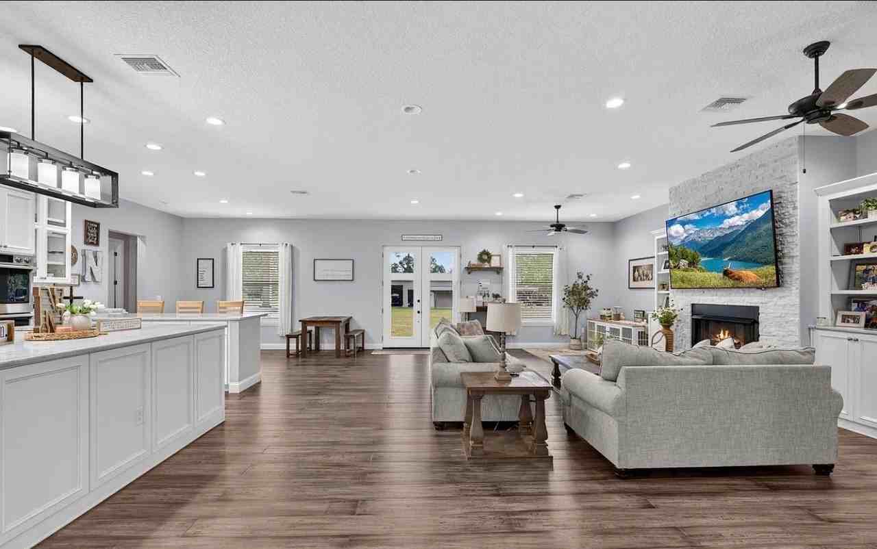 14157 Glen Farms Dr - Photo 2 of 8