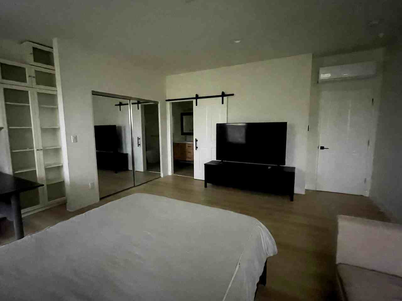 2651 Malcolm Ave - Photo 5 of 9