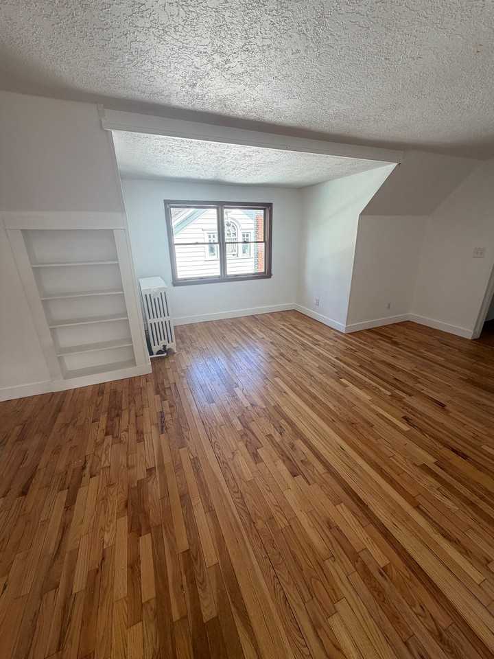 21 Pearl St #3 - Photo 4 of 9