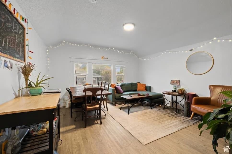 509 E St #3 - Photo 2 of 11