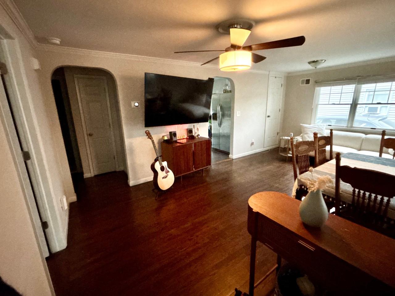 331 W Sylvania Ave - Photo 5 of 15