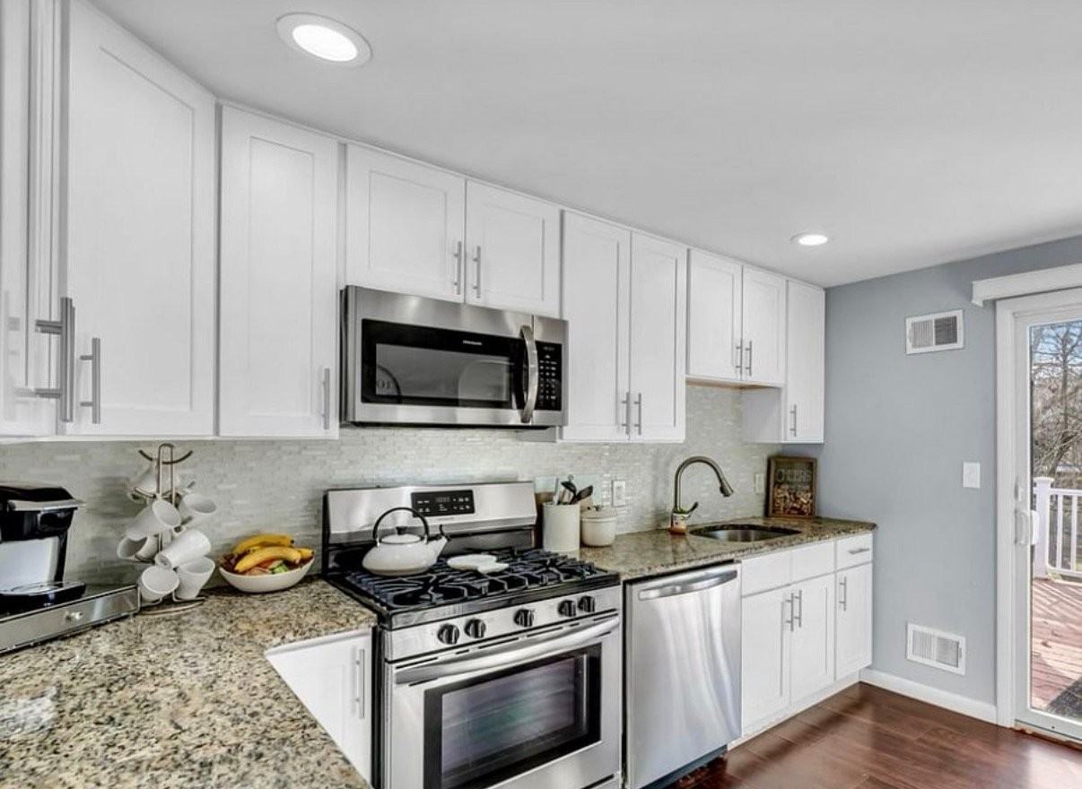 331 W Sylvania Ave - Photo 7 of 15