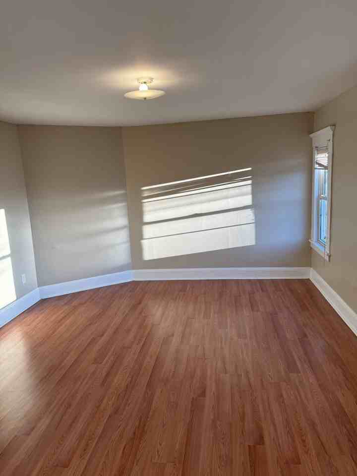 896 Howard Ave #3 - Photo 3 of 14
