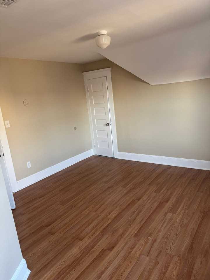 896 Howard Ave #3 - Photo 5 of 14