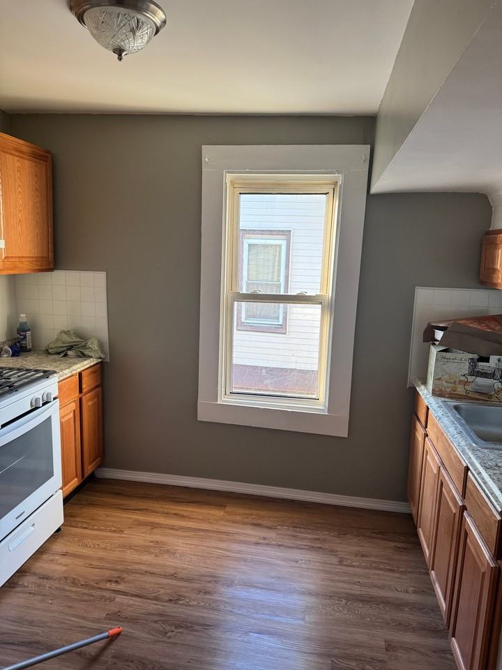 896 Howard Ave #3 - Photo 7 of 14