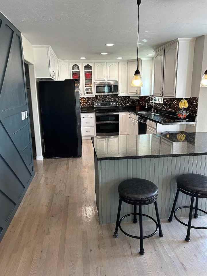 1069 Sage Dr - Photo 4 of 17