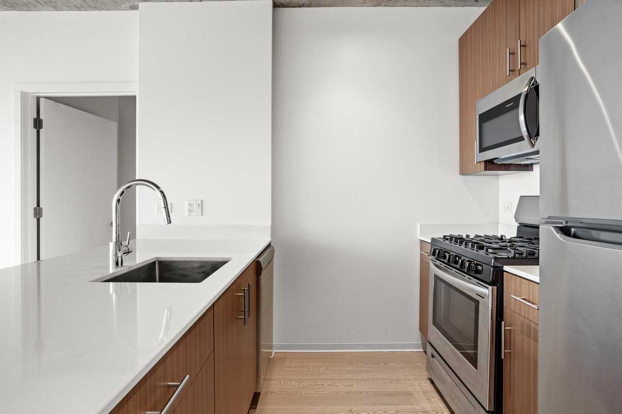 1406 S Wabash Ave - Photo 4 of 16