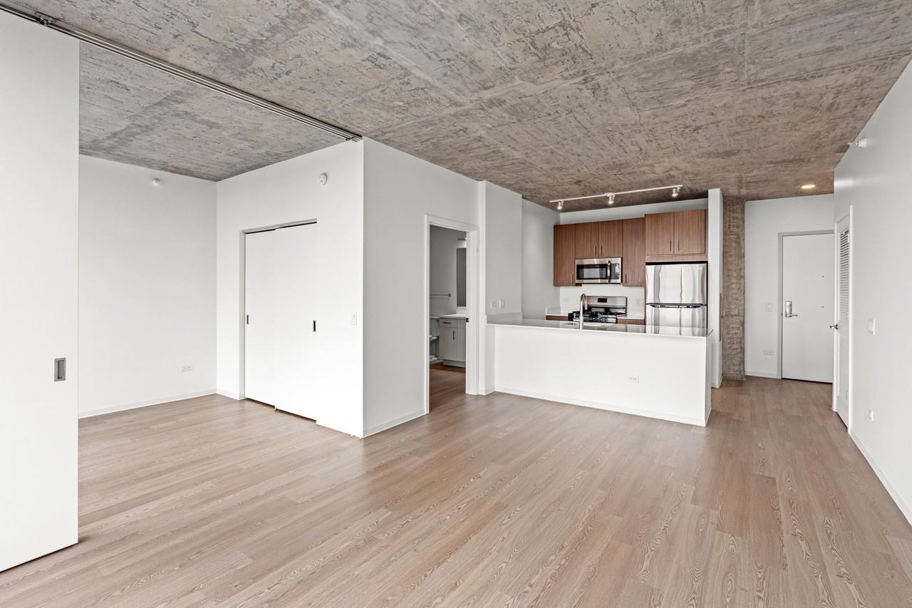 1406 S Wabash Ave - Photo 7 of 16