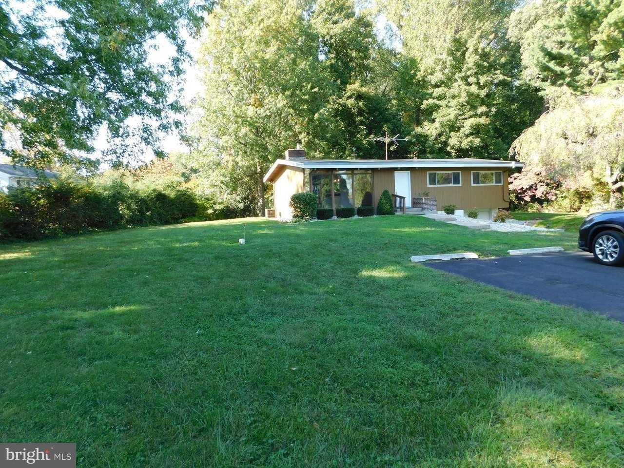 1242 S Governors Ave