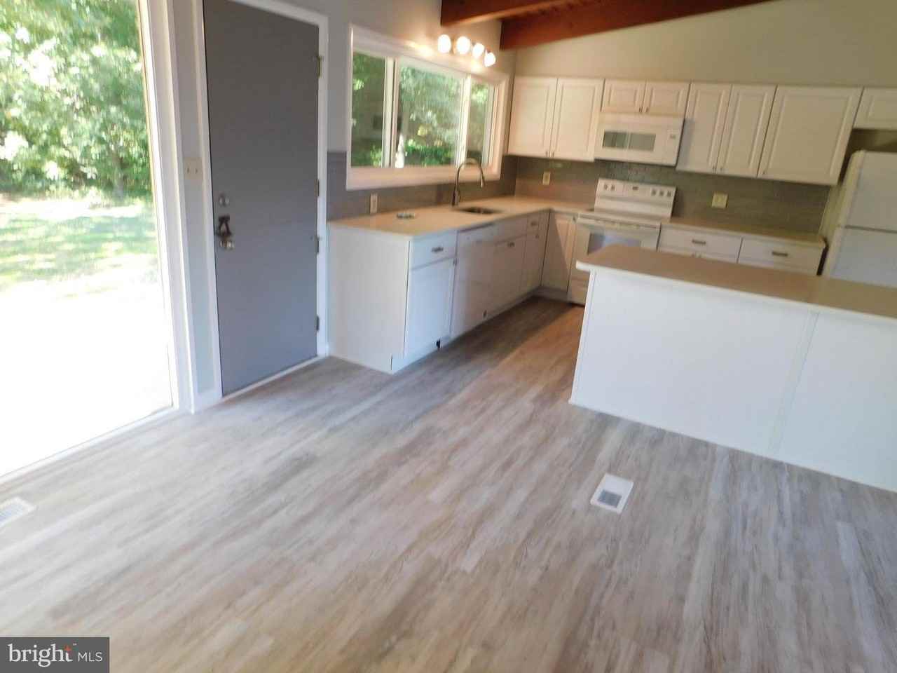 1242 S Governors Ave - Photo 5 of 20