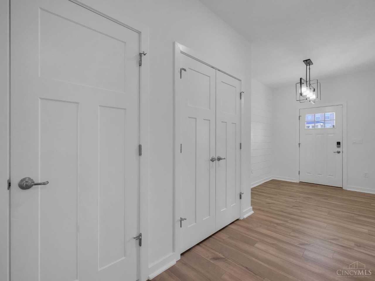 8705 Quietwood Ln - Photo 6 of 20