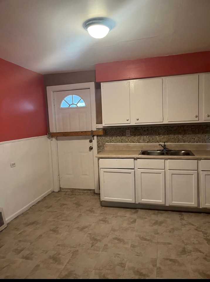 1264 E 59th St - Photo 5 of 6