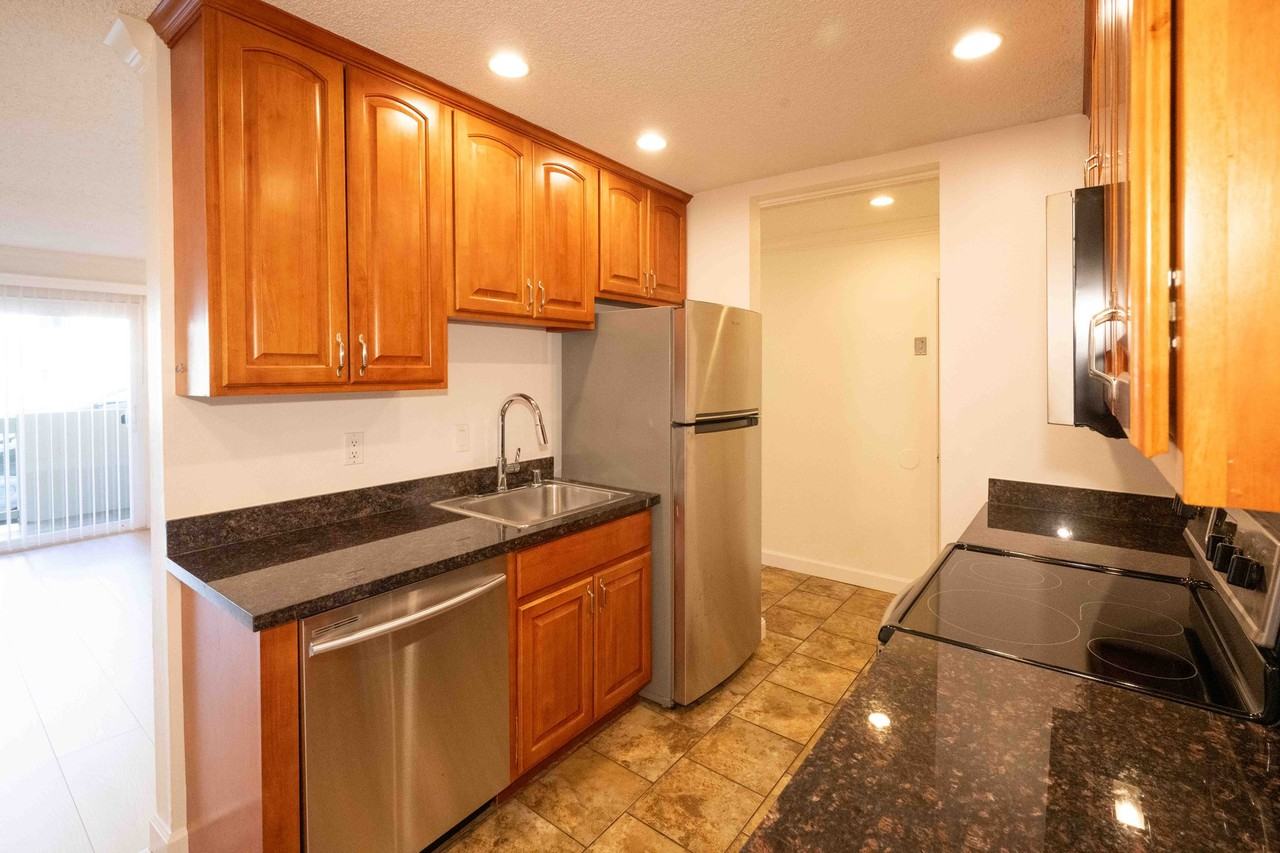3845 Harrison St #106 - Photo 7 of 14
