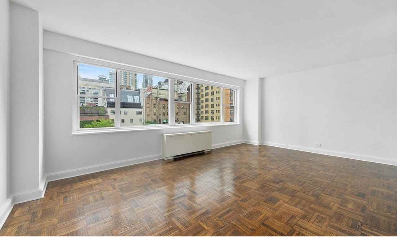 E 68th St #9G - Photo 3 of 10