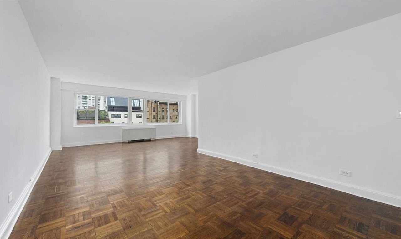 E 68th St #9G - Photo 5 of 10