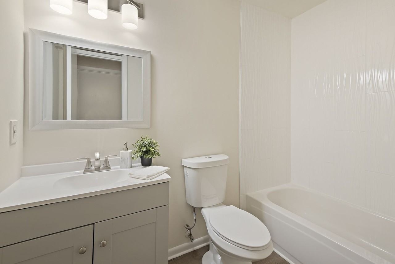 18905 Highstream Dr - Photo 4 of 13