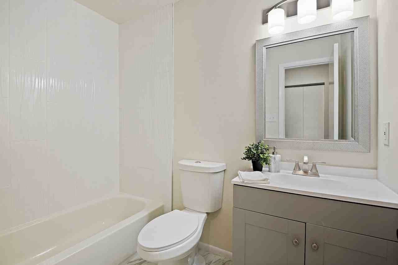 18905 Highstream Dr - Photo 5 of 13