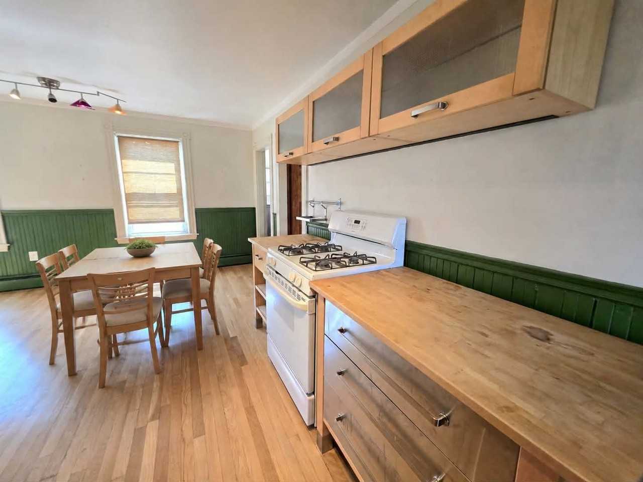 90 Congress St #4R - Photo 7 of 19