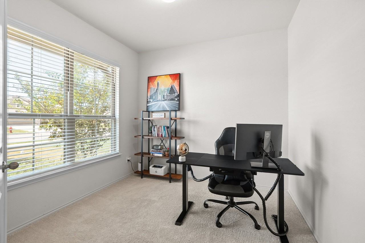 211 Brookside St - Photo 3 of 20