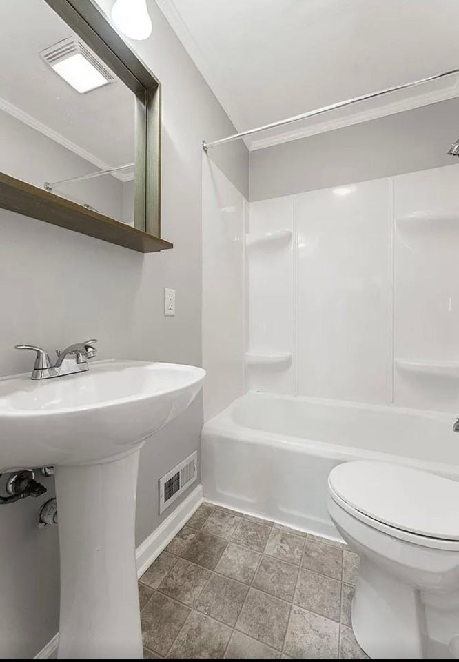 383 Dewey St #A - Photo 3 of 9