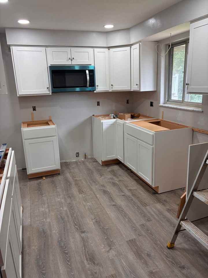 421 Wyndhurst Dr - Photo 2 of 4
