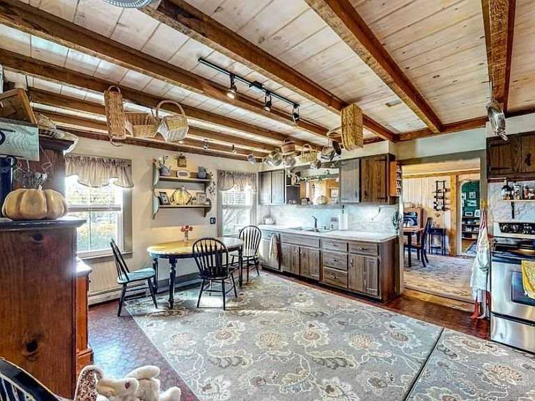 189 Blissville Rd - Photo 3 of 10