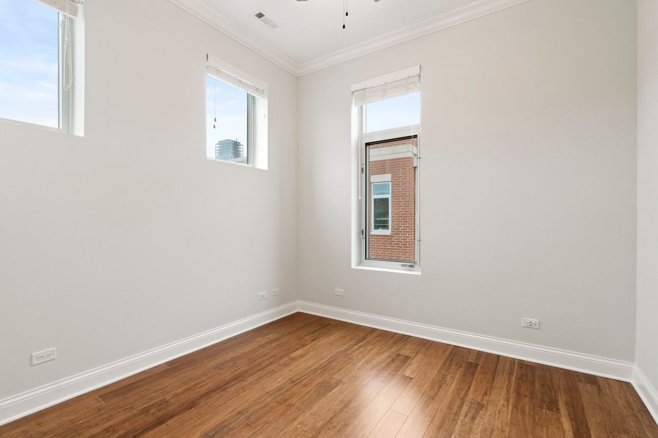 1029 W Rundell Pl #33-201 - Photo 6 of 15