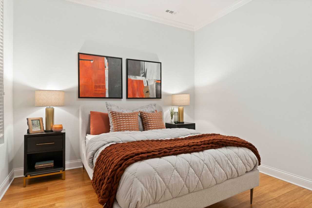 1029 W Rundell Pl #33-201 - Photo 7 of 15