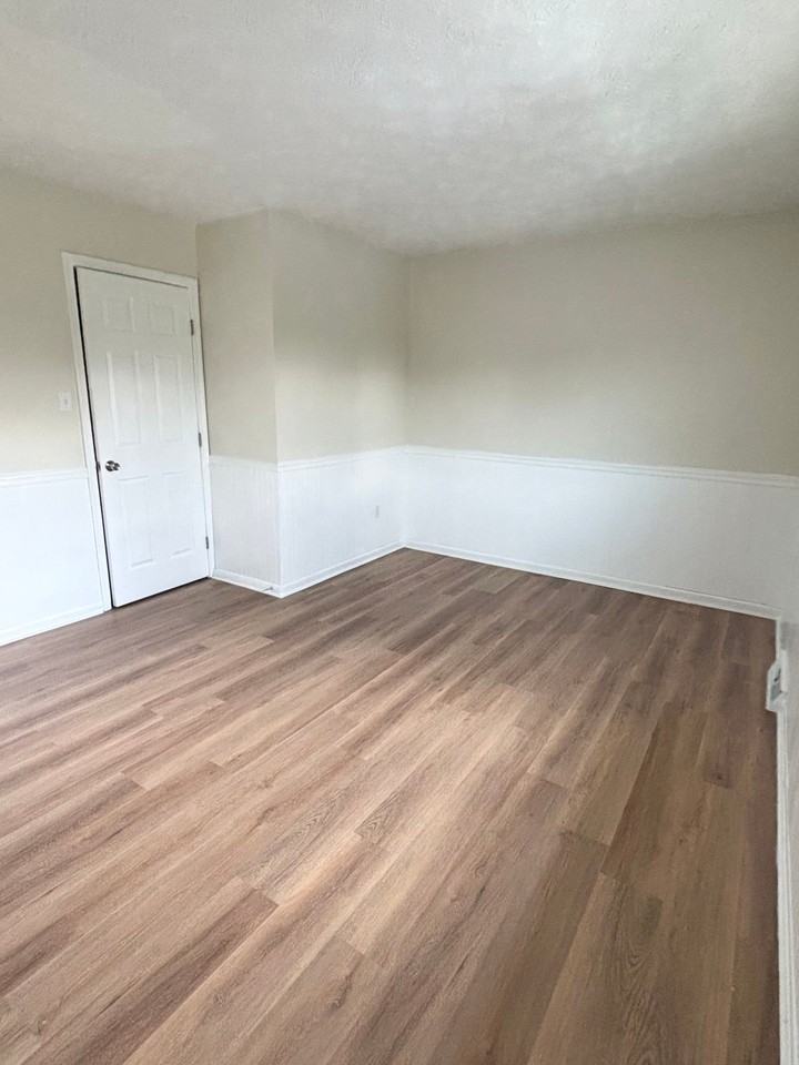 5276 Mulberry Ct - Photo 3 of 10