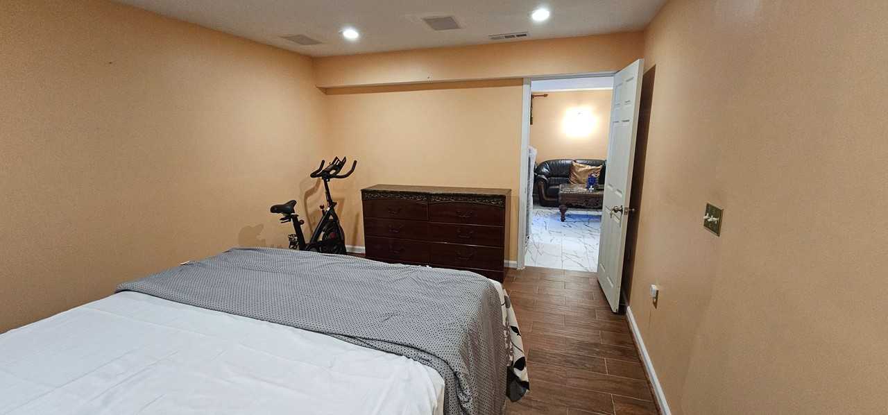 9227 Matthew Dr - Photo 3 of 6