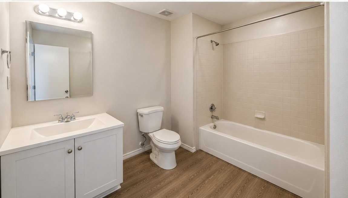 6211 Sw 39th Ct #1 - Photo 3 of 6