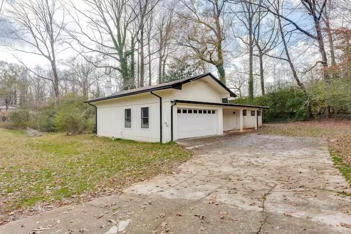 4454 Thompson Mill Rd - Photo 2 of 15