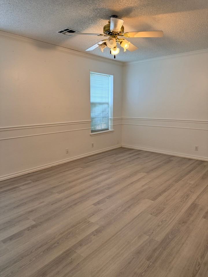 3832 W Fort Worth St - Photo 6 of 18