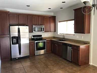 2595 S Southwind Dr - Photo 3 of 9