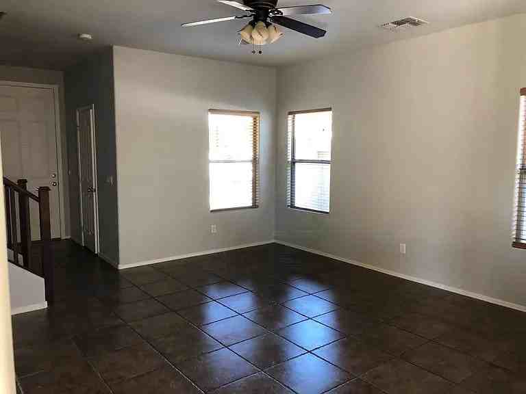 2595 S Southwind Dr - Photo 4 of 9