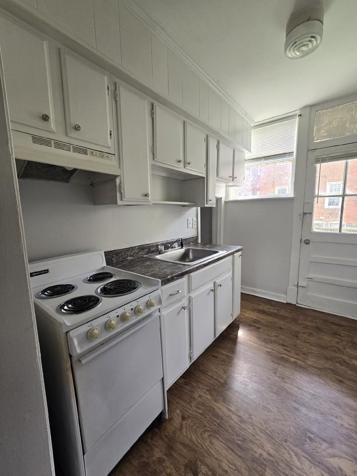 1022 Maplewood Ave #14 - Photo 2 of 11
