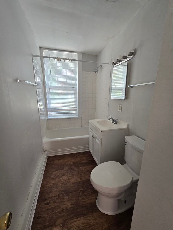 1022 Maplewood Ave #14 - Photo 6 of 11
