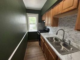 featured image of 208 Bruce St #1