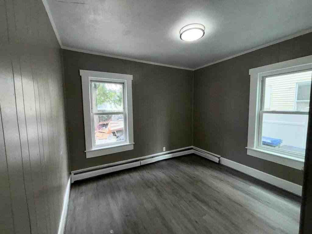 208 Bruce St #1 - Photo 4 of 17