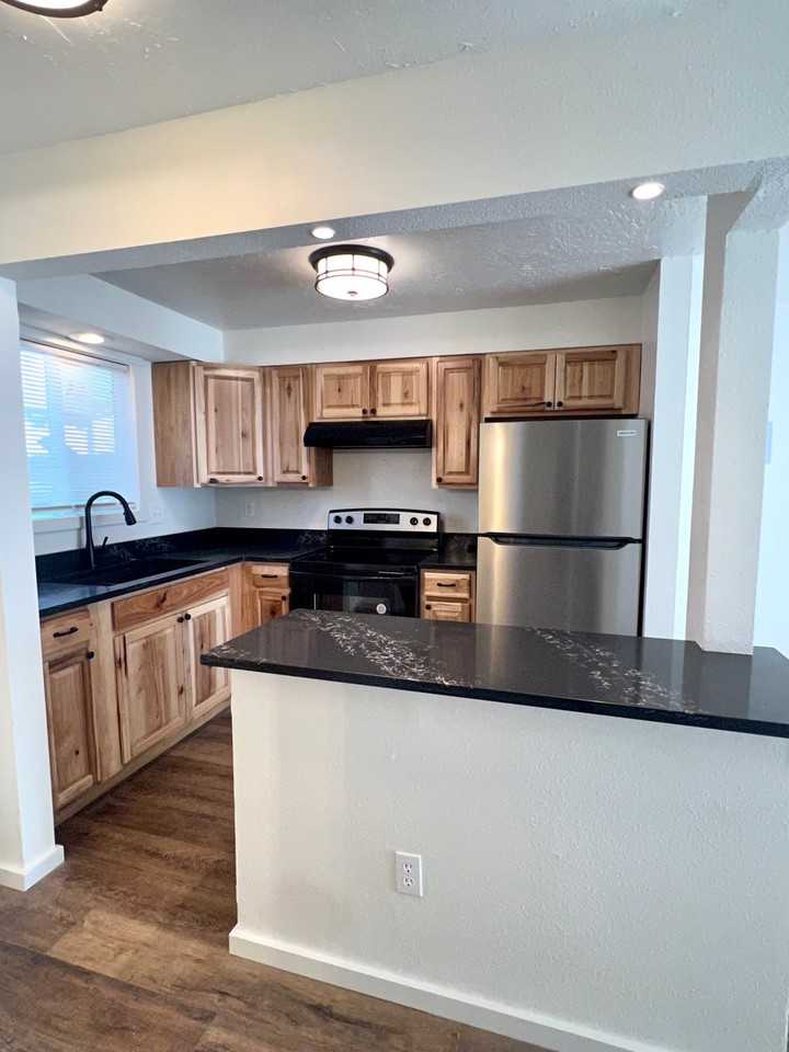 540 W Maple St #24 - Photo 7 of 7