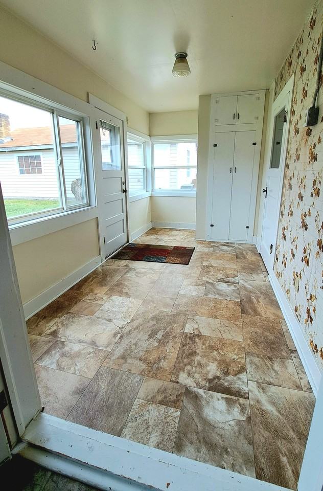 105 Owsley St - Photo 2 of 9