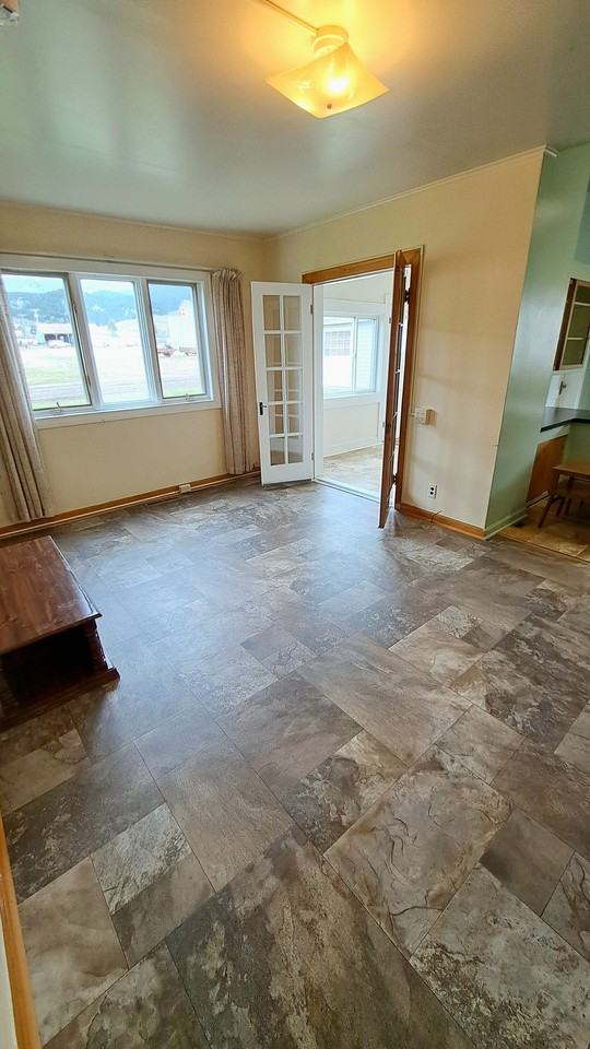 105 Owsley St - Photo 3 of 9
