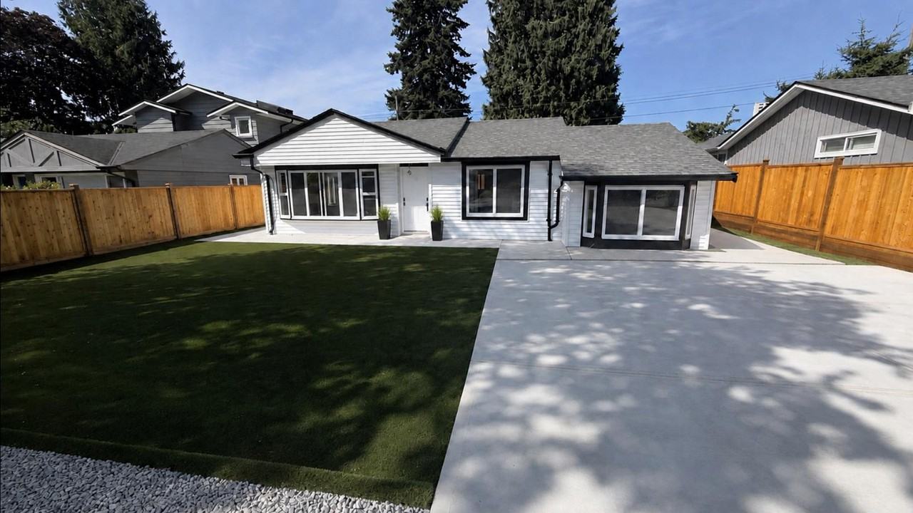 1319 Cottonwood Crescent - Photo 2 of 23