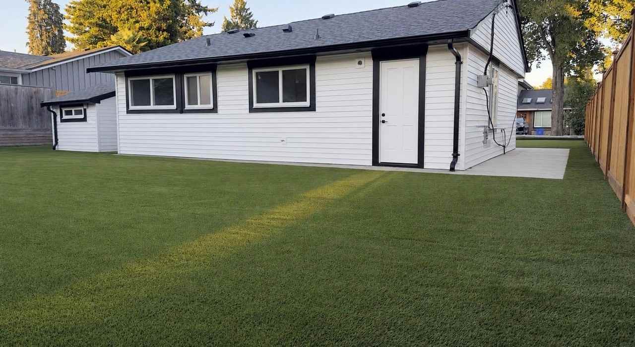 1319 Cottonwood Crescent - Photo 3 of 23