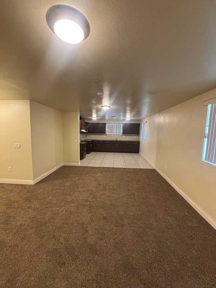 428 West 75th Street - Photo 5 of 20